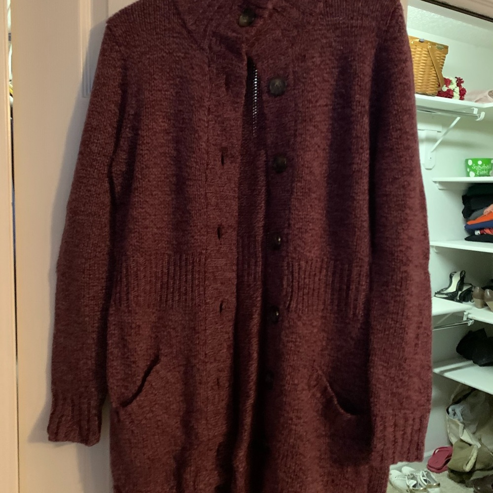 Sweaters - Picture 7 of 8